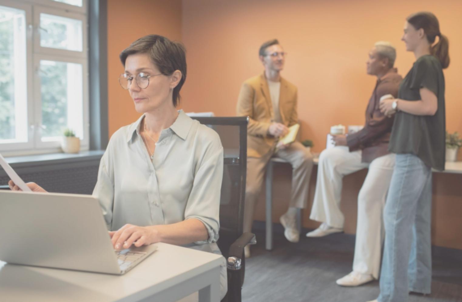 Bureau de travail moderne représentant notre approche professionnelle